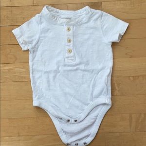 Baby Gap White T-shirt 6-12 mo
